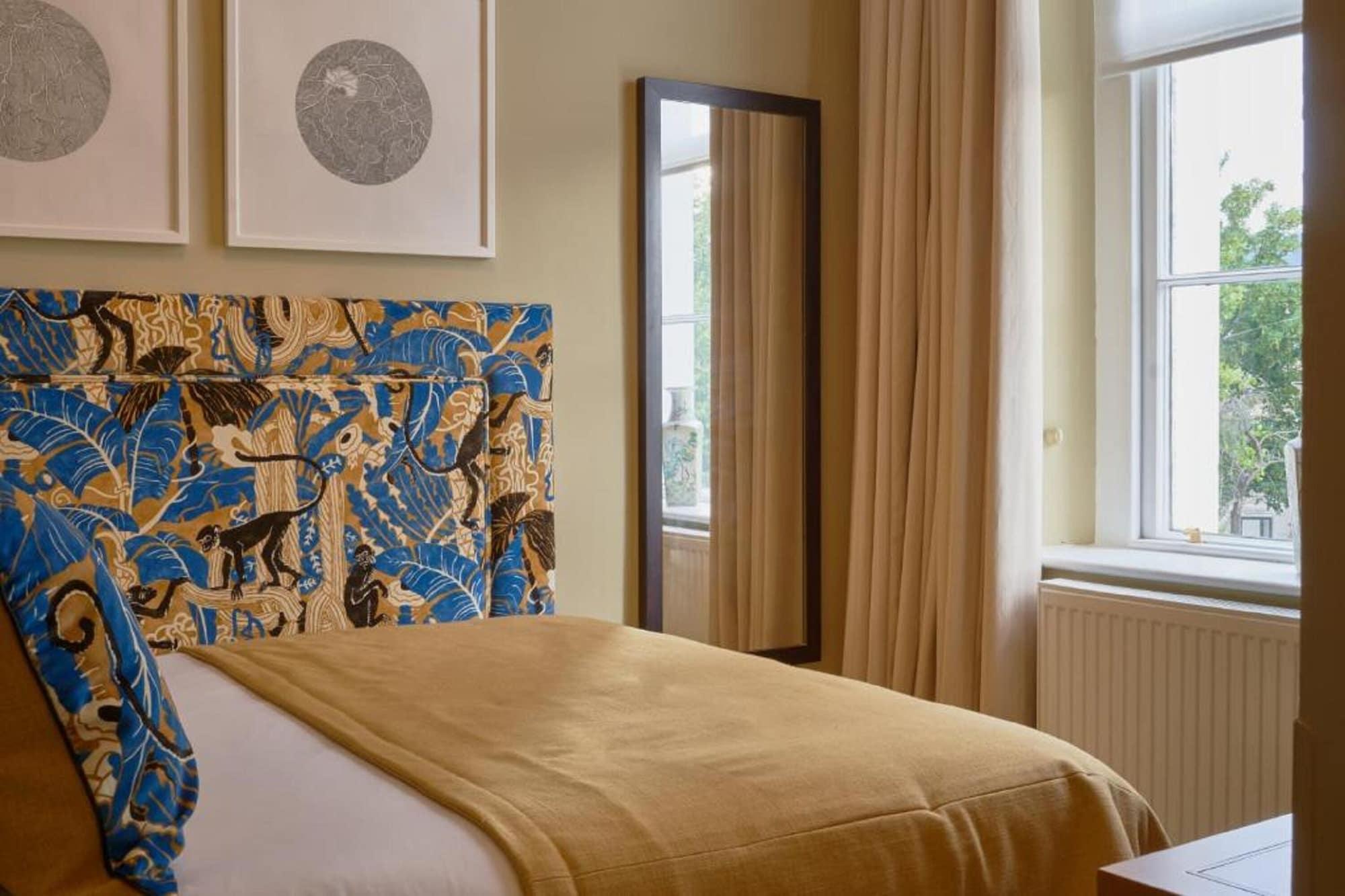 The Bird, Bath Hotel Екстериор снимка